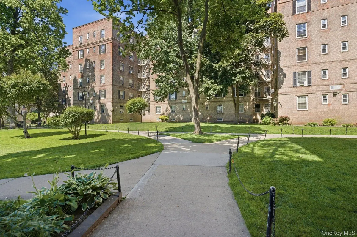 51-42 30th AVE #3L, Woodside, NY 11377