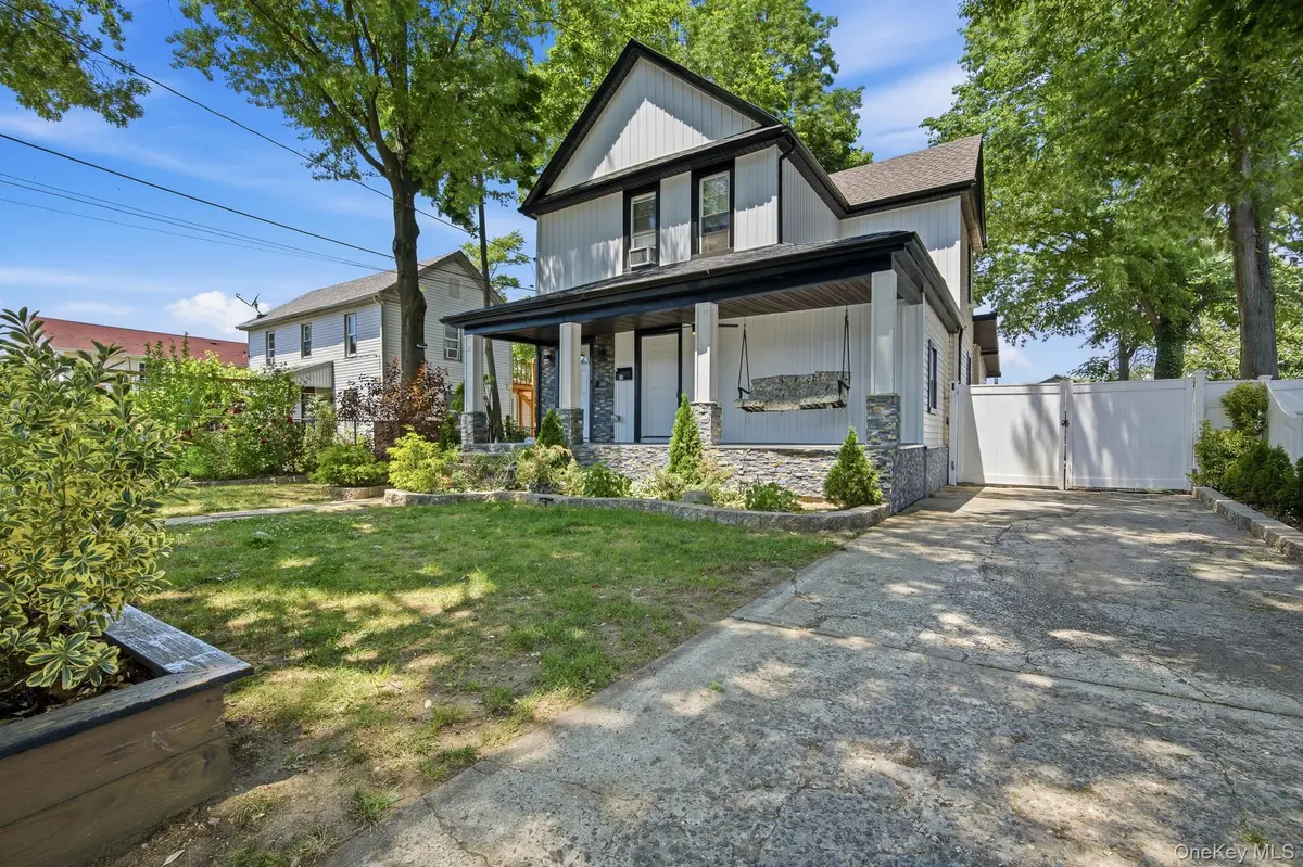 29 Elm AVE, Hempstead, NY 11550