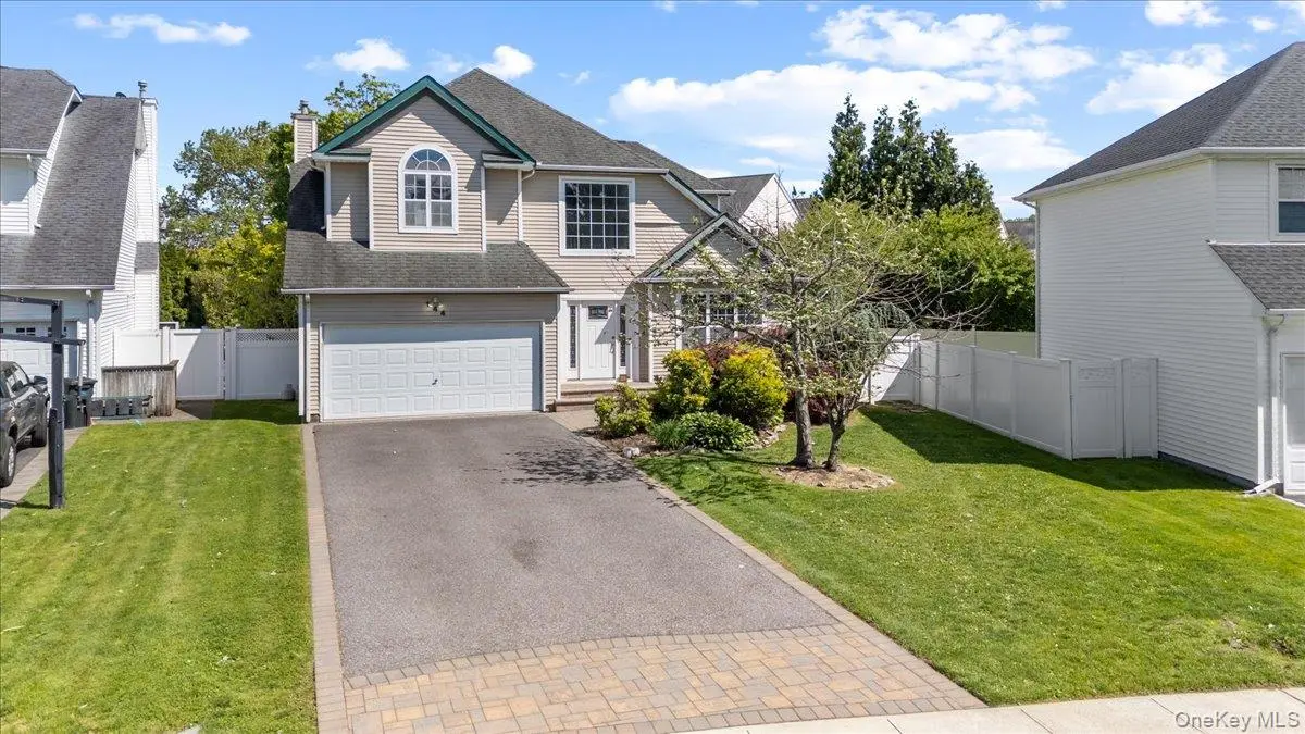 144 Cranberry CT, Melville, NY 11747