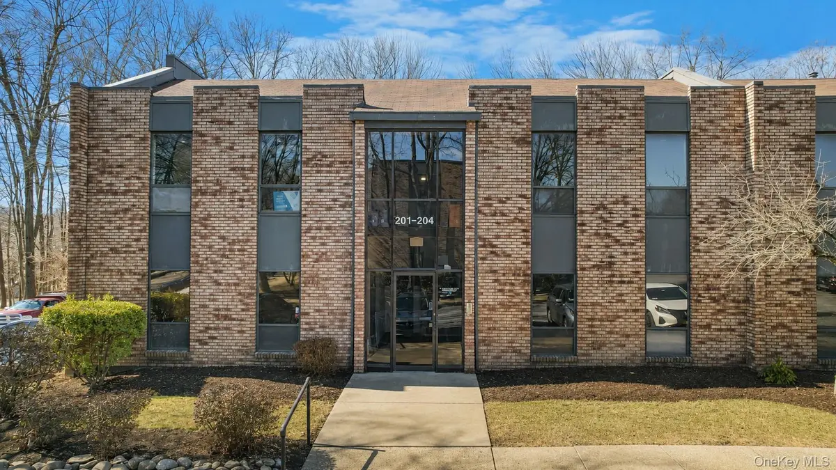 55 Old Turnpike #204, Nanuet, NY 10954