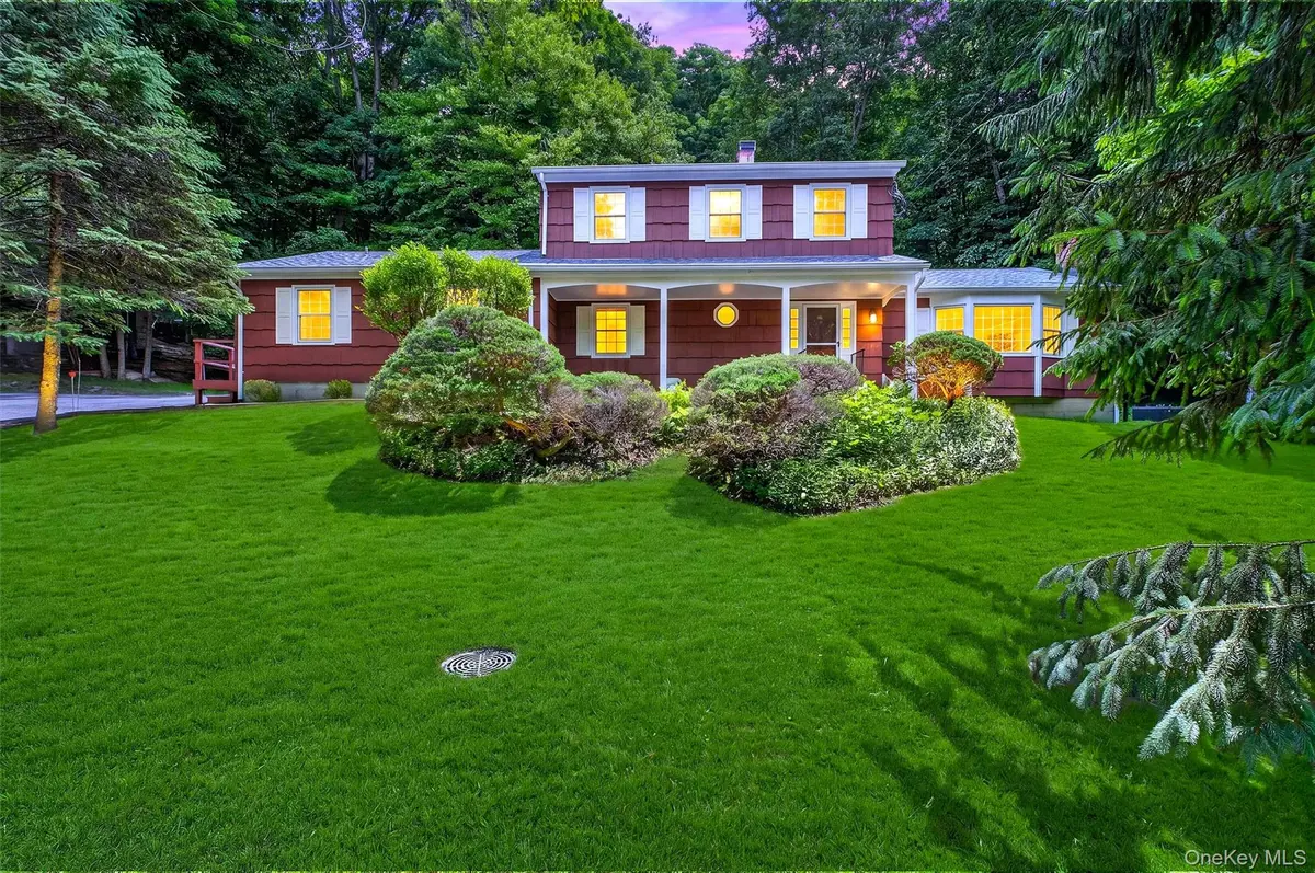1096 Sunset ST, Yorktown Heights, NY 10598