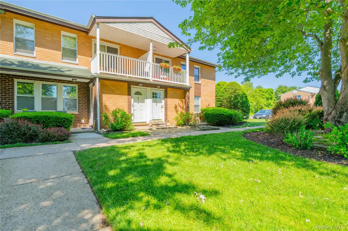 219 Artist Lake DR, Middle Island, NY 11953