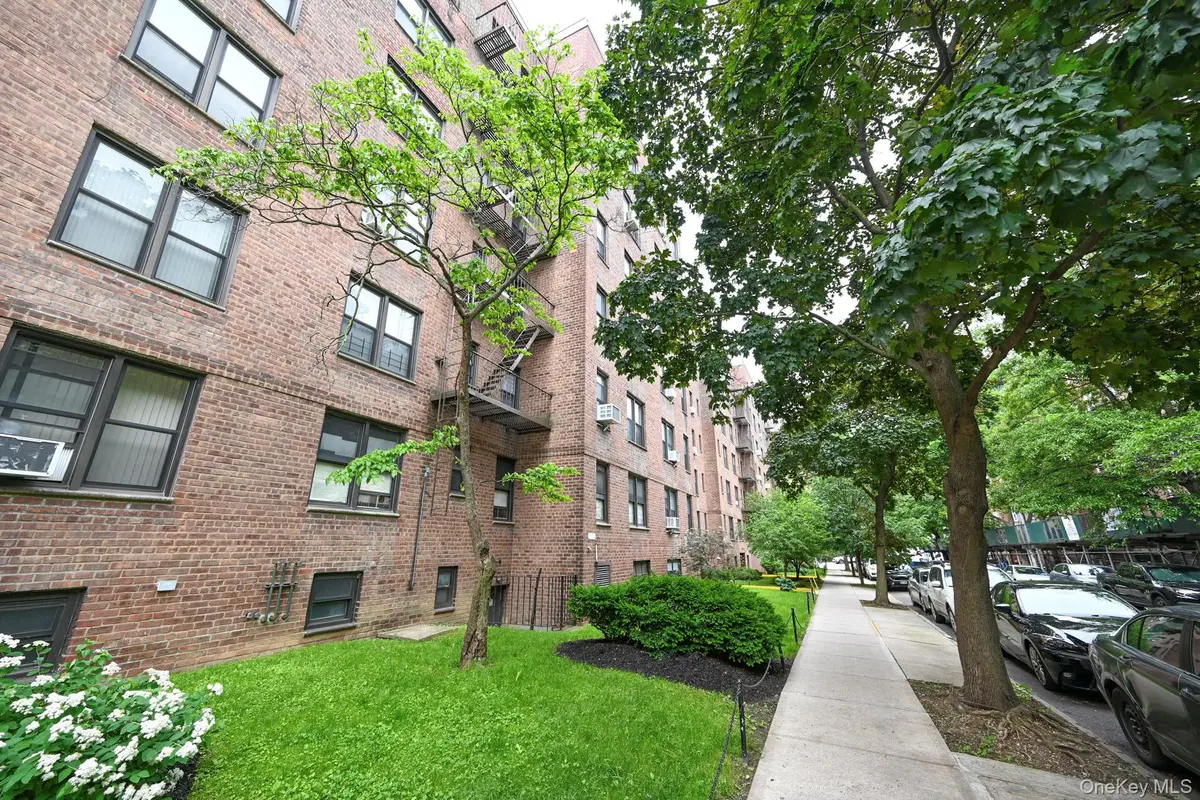105-21 66th AVE #5B, Forest Hills, NY 11375