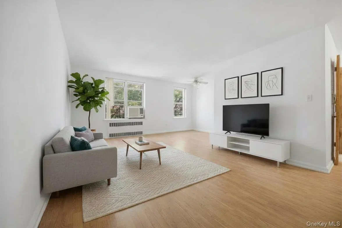 105-24 67 AVE #3D, Forest Hills, NY 11375