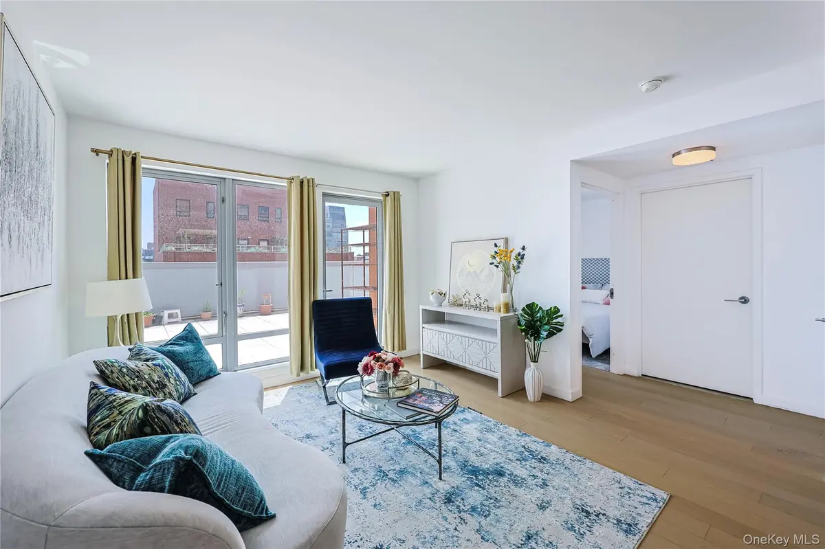 13835 39th AVE #4B, Flushing, NY 11354