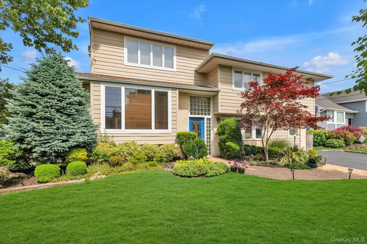 3375 Fairway RD, Oceanside, NY 11572