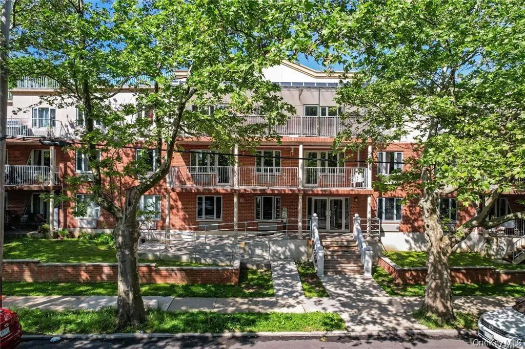 6434 Grand Central Pkwy #2B, Forest Hills, NY 11375