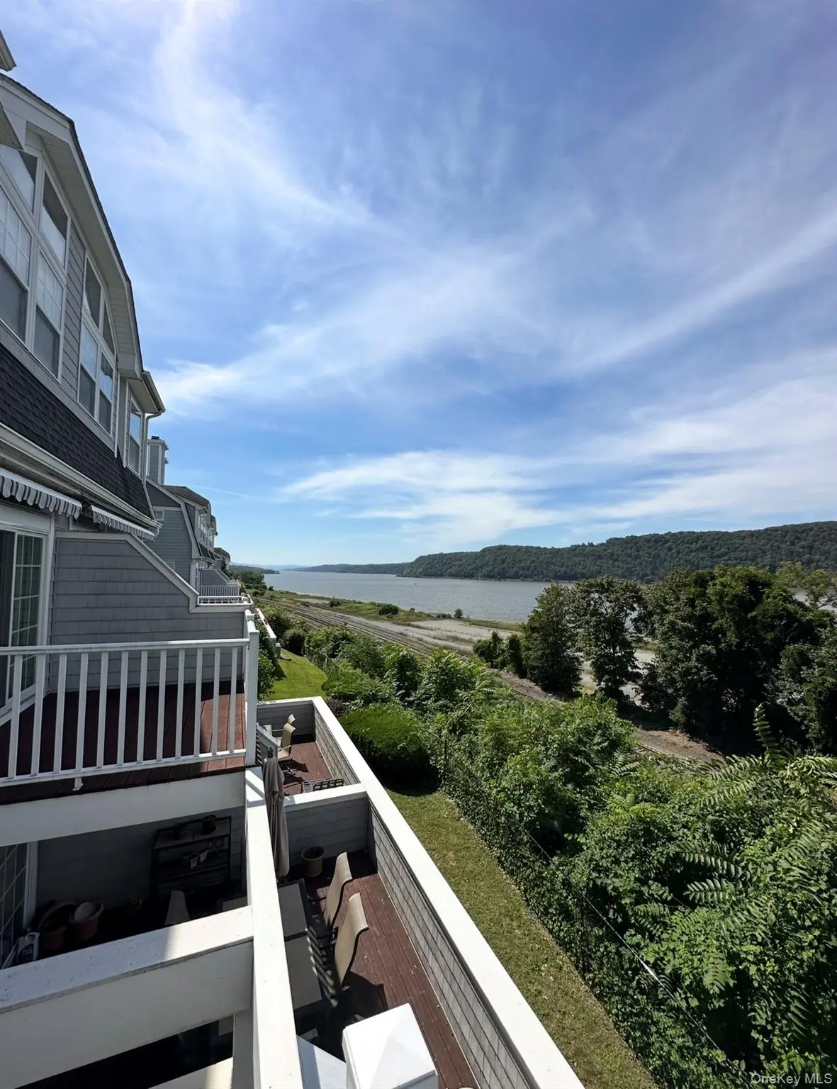213 River View DR, Poughkeepsie, NY 12601