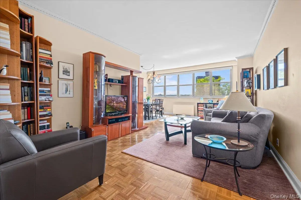 555 Kappock ST #2T, Bronx, NY 10463