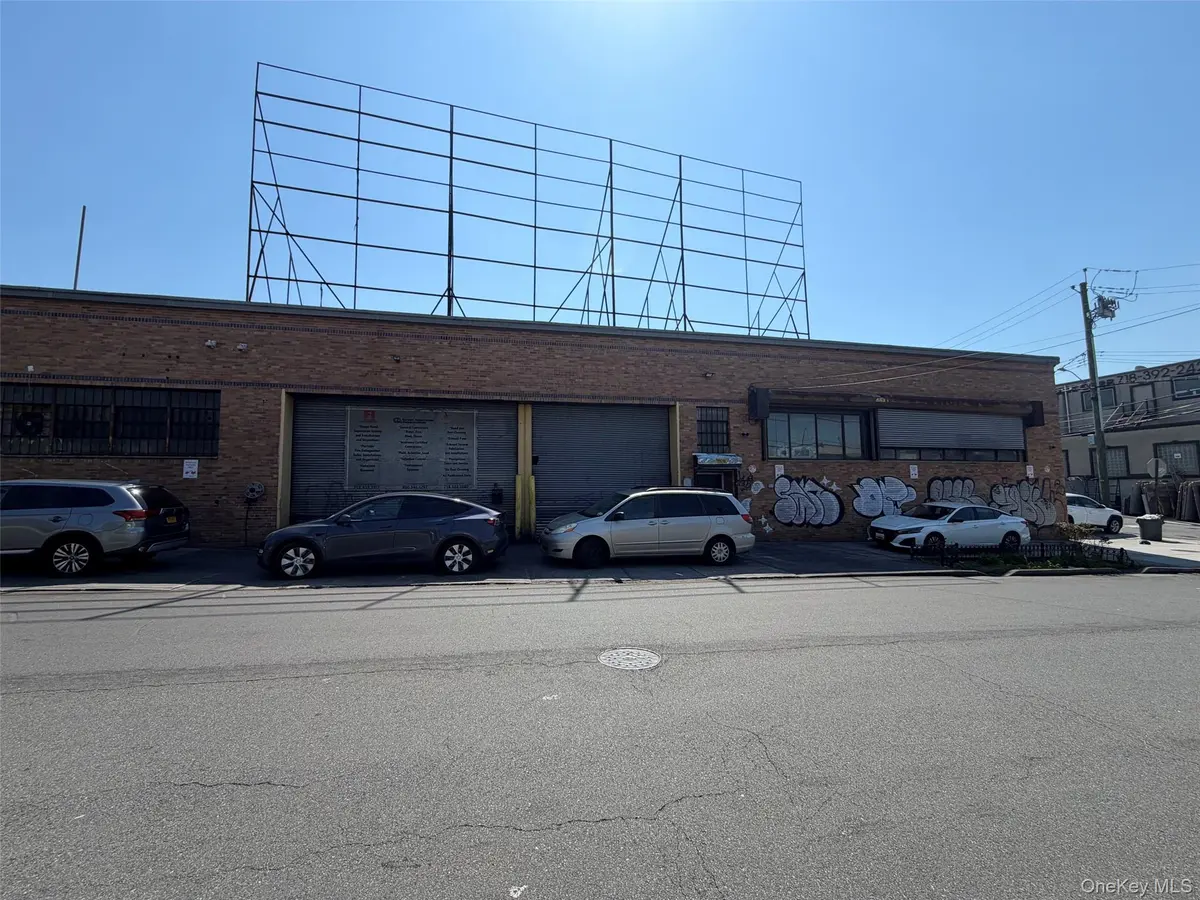 5459 43rd ST, Maspeth, NY 11378