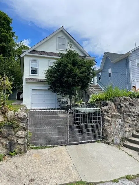 7 Sweezy AVE, Highland Falls, NY 10928