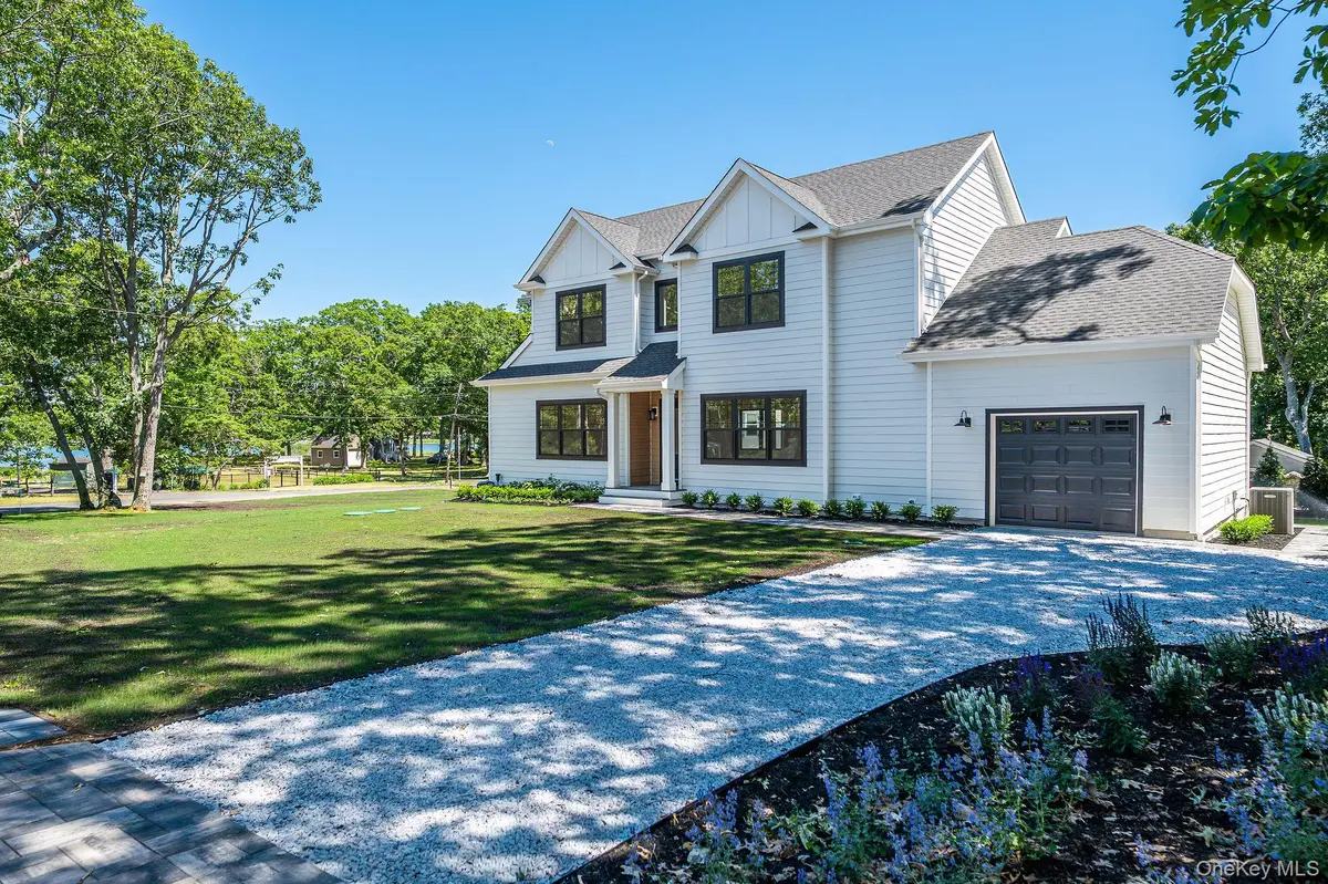 1700 Smith DR, Southold, NY 11971