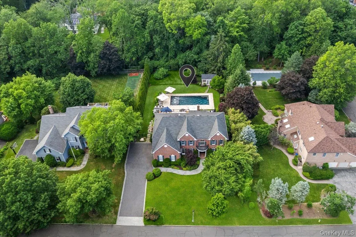 32 Rolling Ridge RD, White Plains, NY 10605