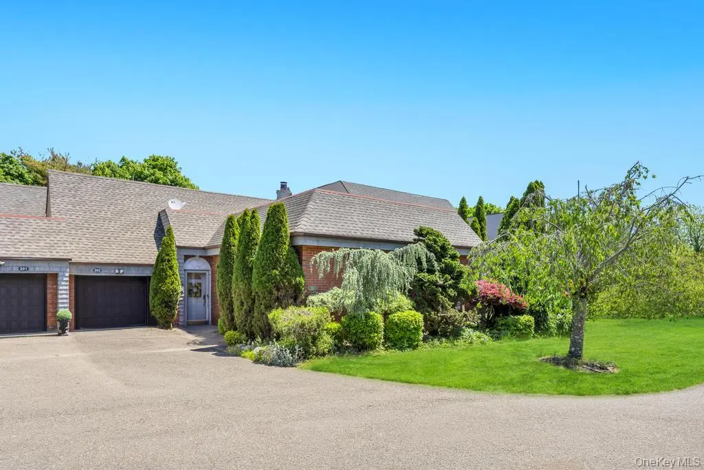 202 Captains WAY, Bay Shore, NY 11706