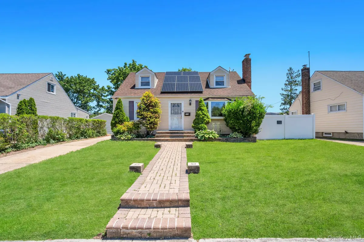 963 Ditmas AVE, Uniondale, NY 11553