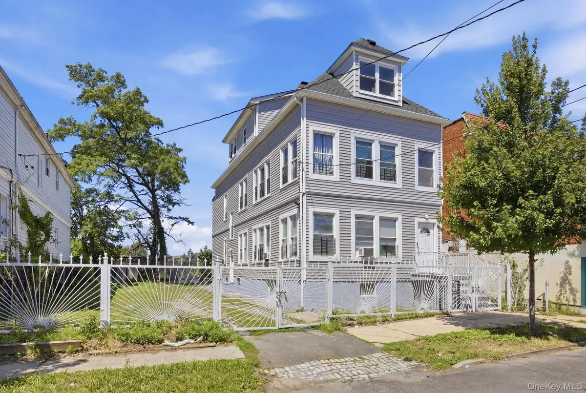 1127 Calhoun AVE, Bronx, NY 10465
