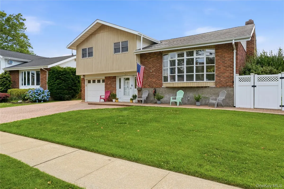 1853 Decatur AVE, North Bellmore, NY 11710