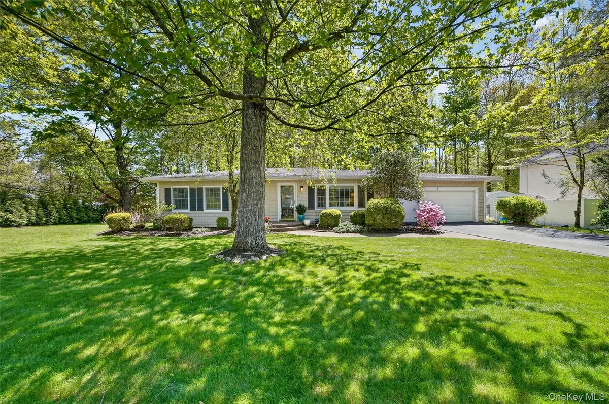 2864 Hedwig DR, Yorktown Heights, NY 10598