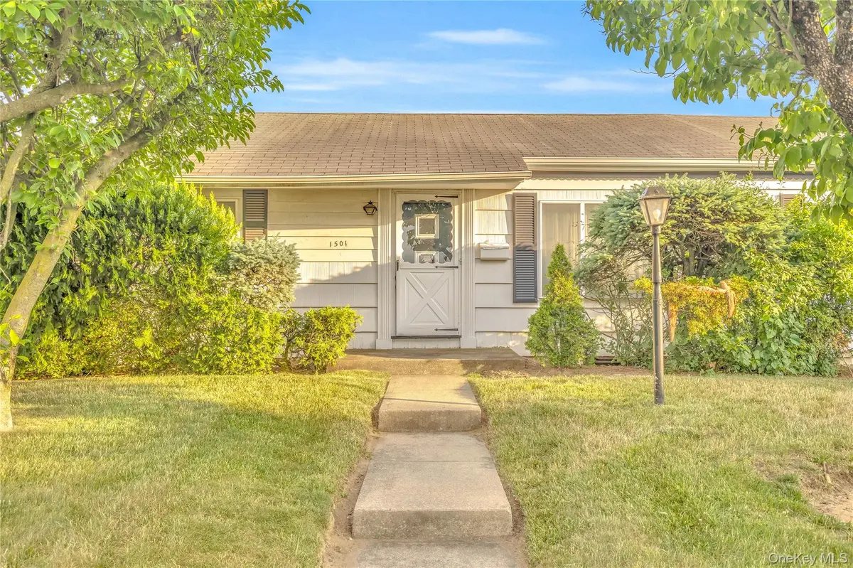 1501 Howell RD, Valley Stream, NY 11580