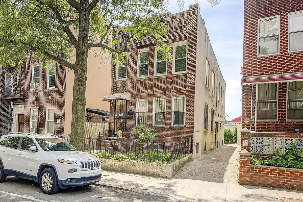 32-54 81st ST, Jackson Heights, NY 11370