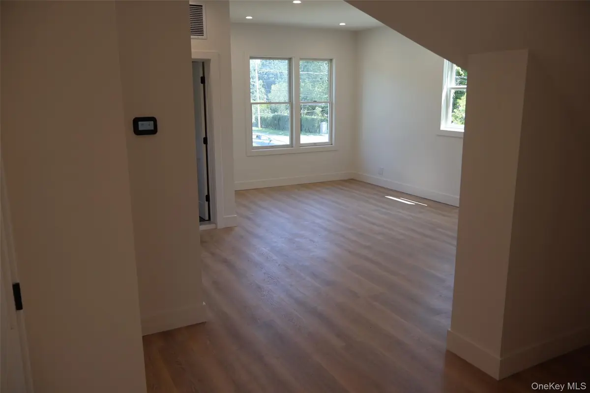 32 Office Space Chichester AVE, Center Moriches, NY 11934