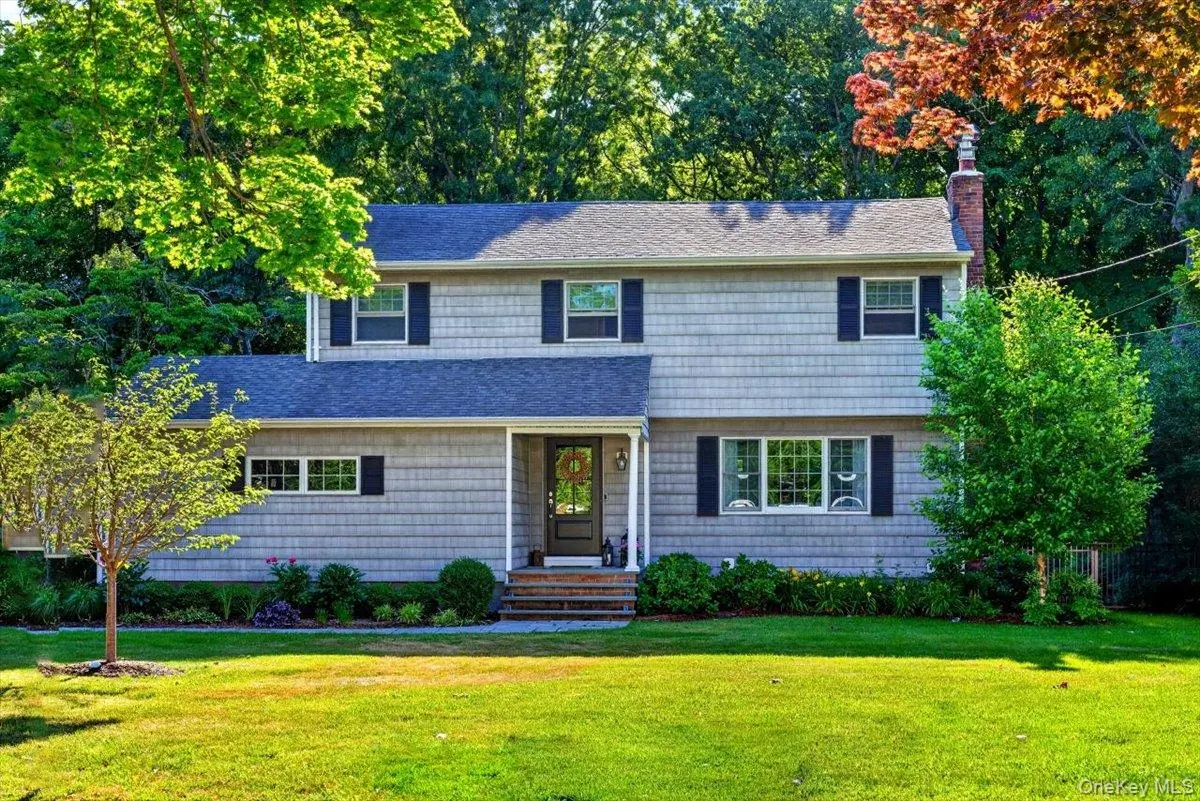 57 Hillside AVE, Saint James, NY 11780