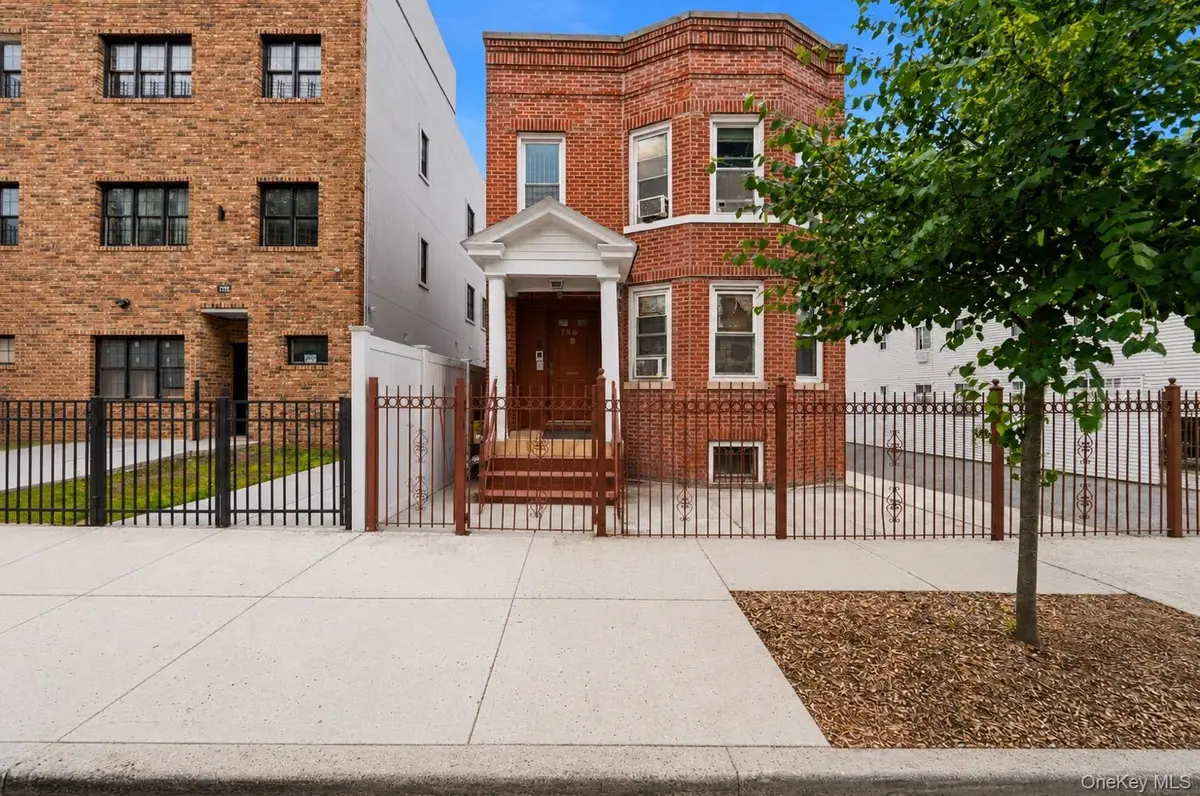 756 E 223rd ST, Bronx, NY 10466