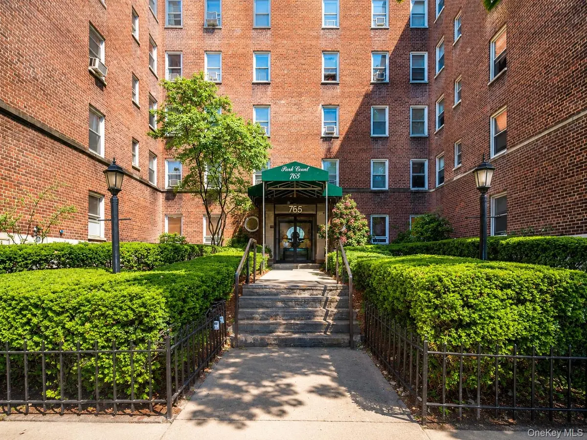 765 Bronx River Rd #6G, Bronxville, NY 10708