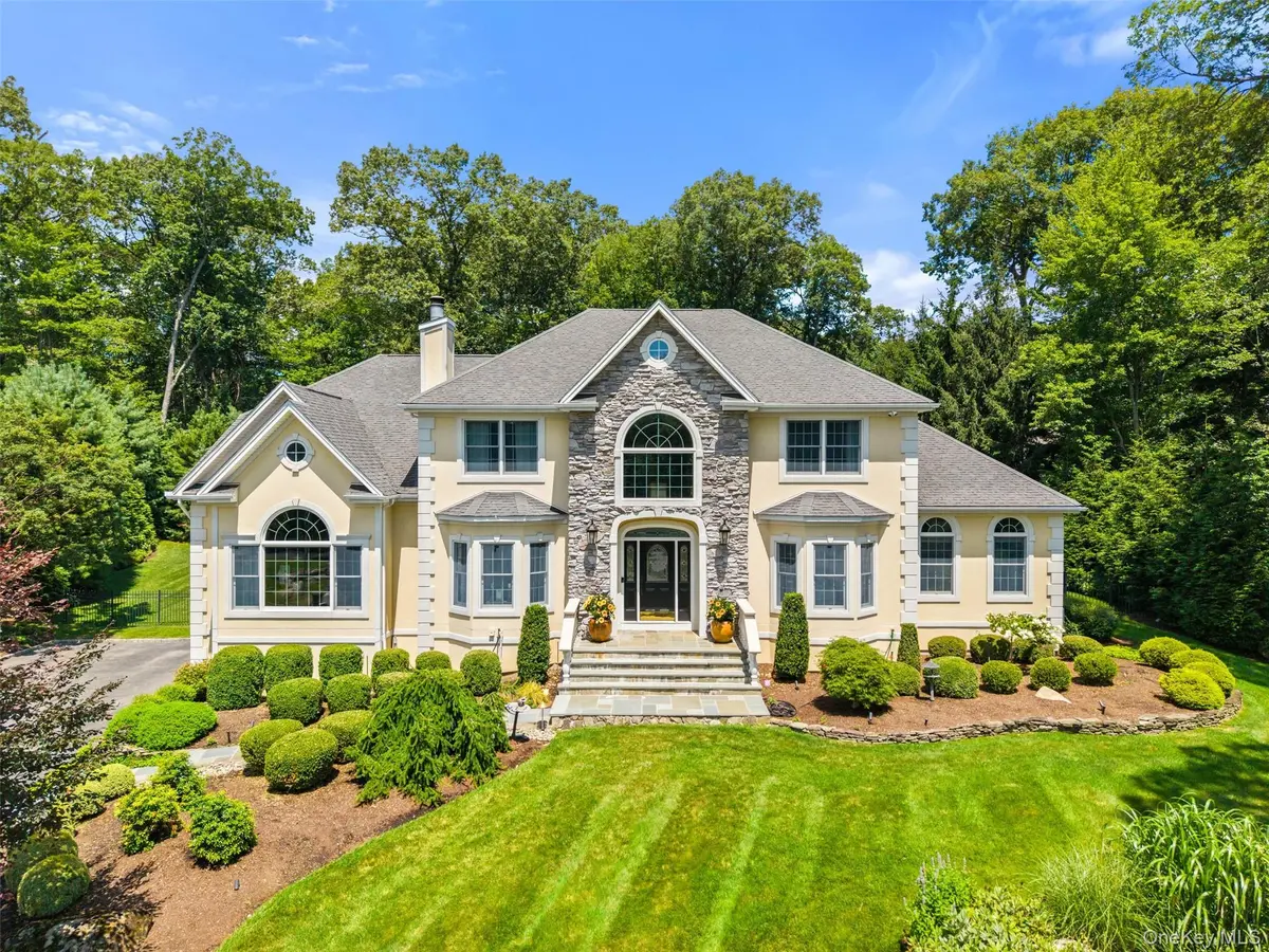 22 Perrins Peak RD, Stony Point, NY 10980