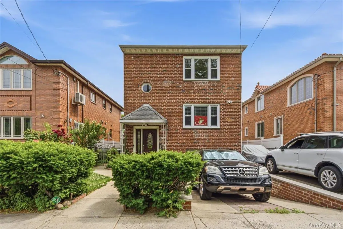 215-34 40th AVE, Bayside, NY 11361