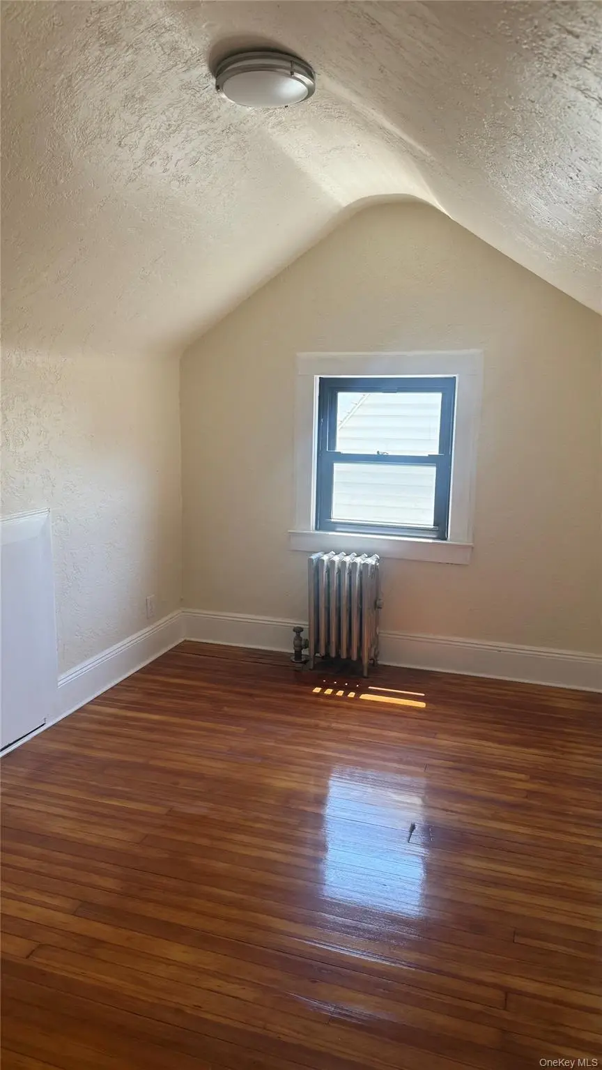 89-28 207th ST #3rd Floor, Queens Village, NY 11427