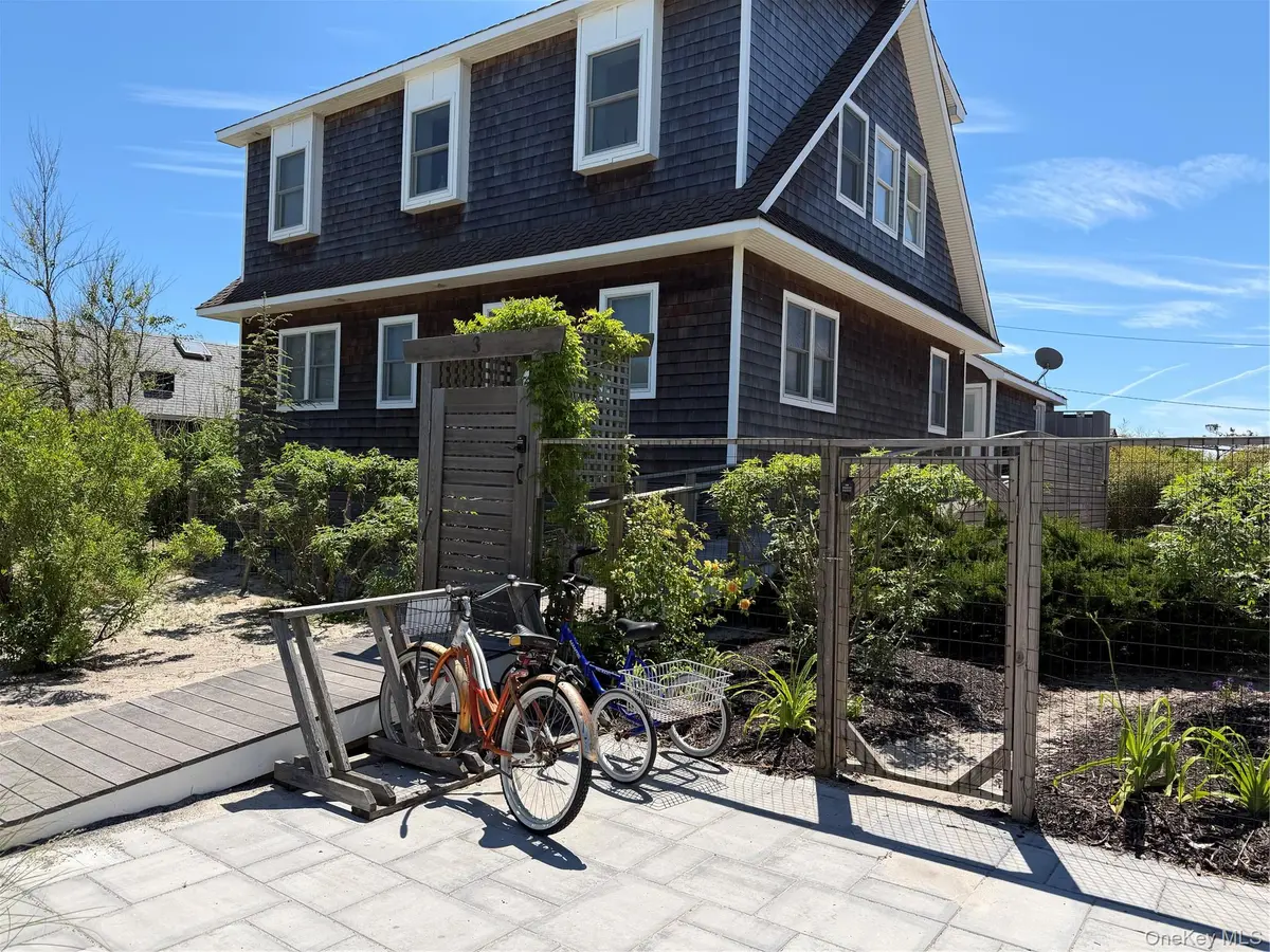 3 Erie ST, Ocean Bay Park, NY 11770