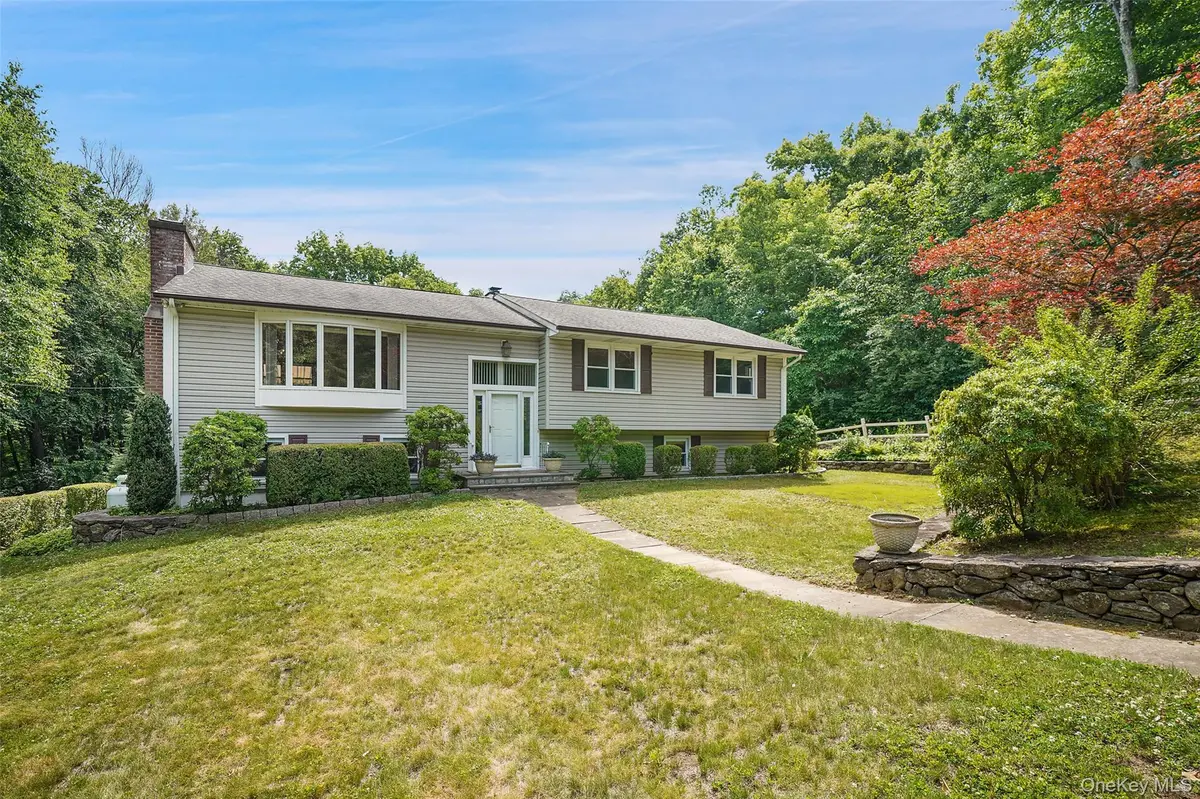 10 Highview TER, Somers, NY 10589