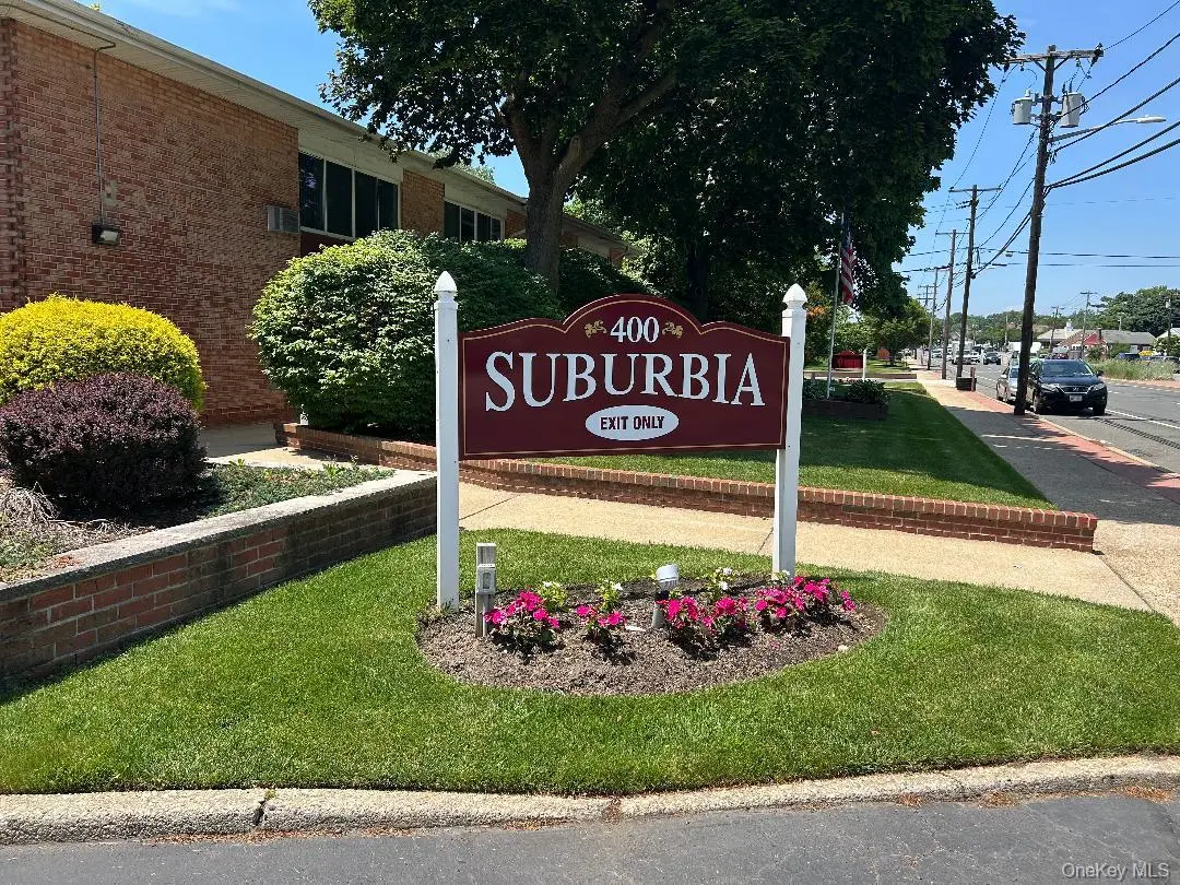 400 Fulton ST #D 8, Farmingdale, NY 11735
