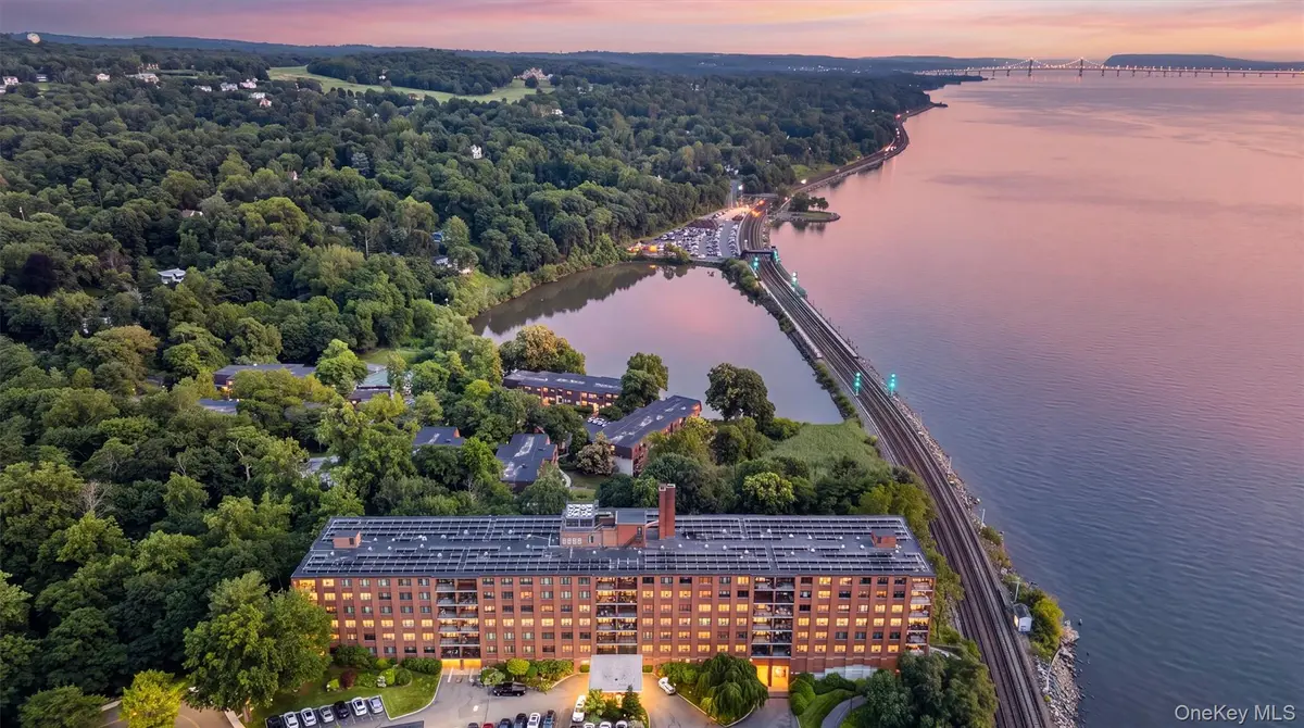 16 Rockledge AVE ##6E-1, Ossining, NY 10562
