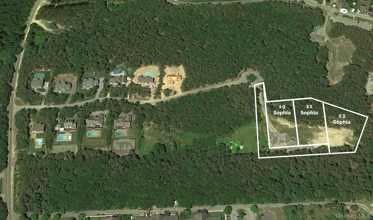 23 Sophia CT, Westhampton, NY 11977
