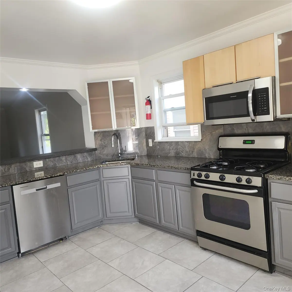 70 Elm AVE #Right, Mount Vernon, NY 10550