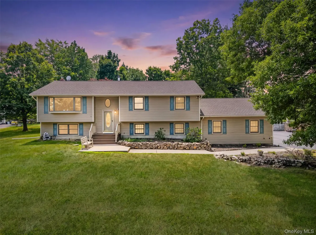 318 Beattie RD, Washingtonville, NY 10992