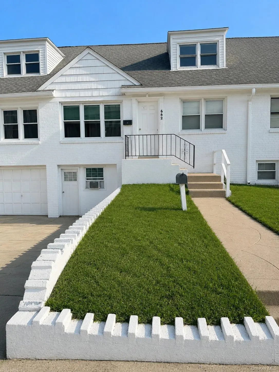 662 W Broadway, Long Beach, NY 11561