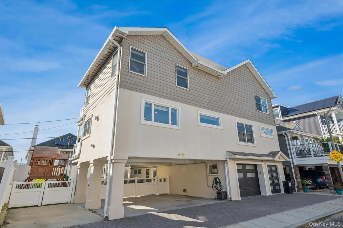 71 Michigan ST, Long Beach, NY 11561