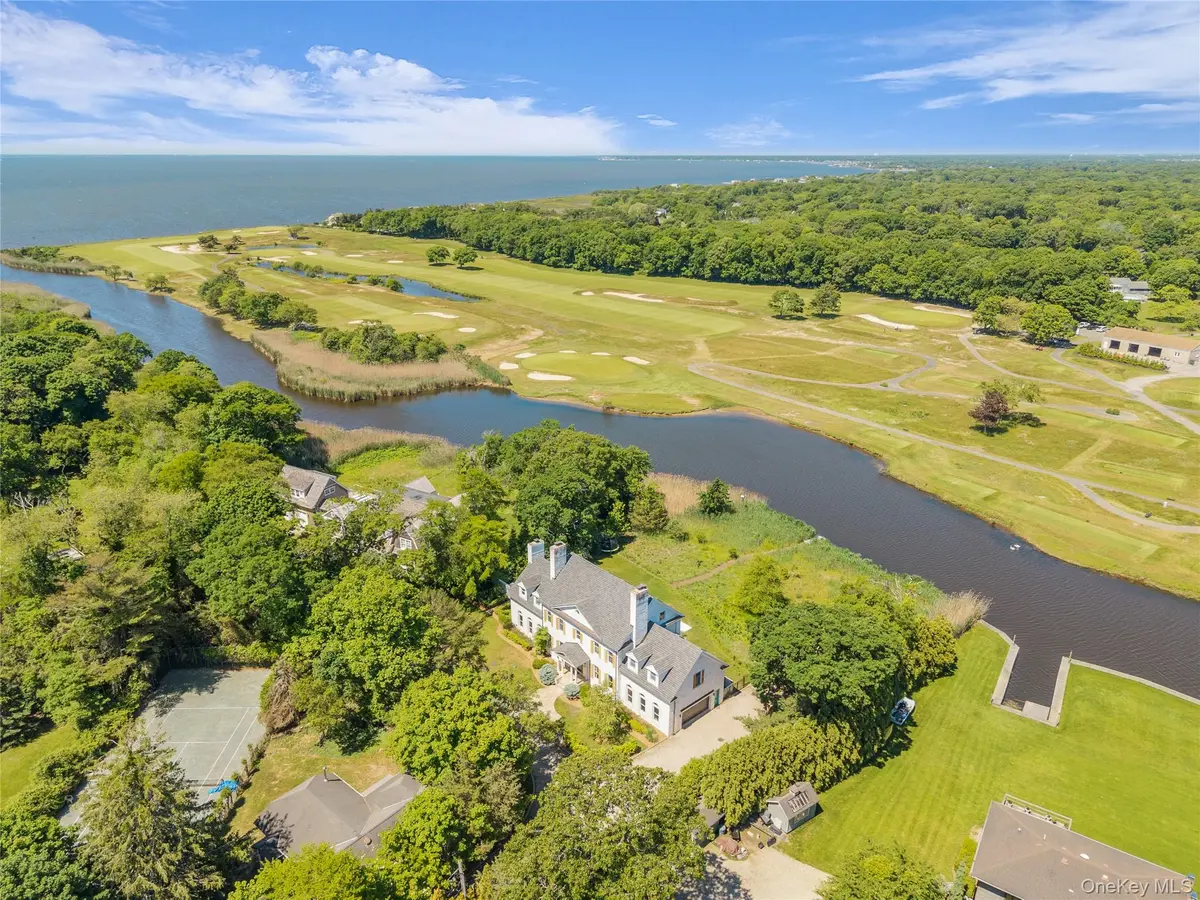 68 S Howells Point RD, Bellport Village, NY 11713