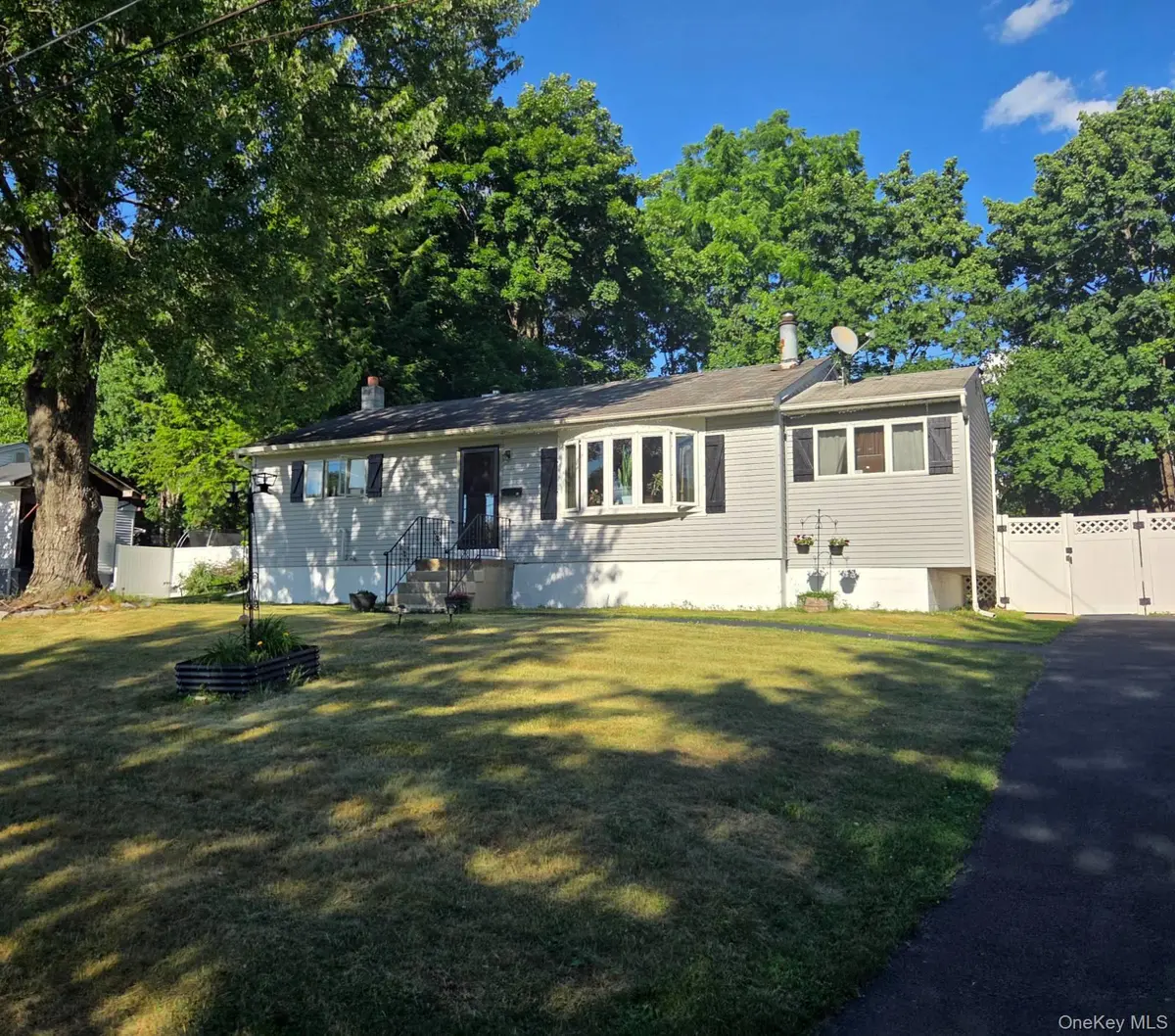 45 Sunset DR, Walden, NY 12586
