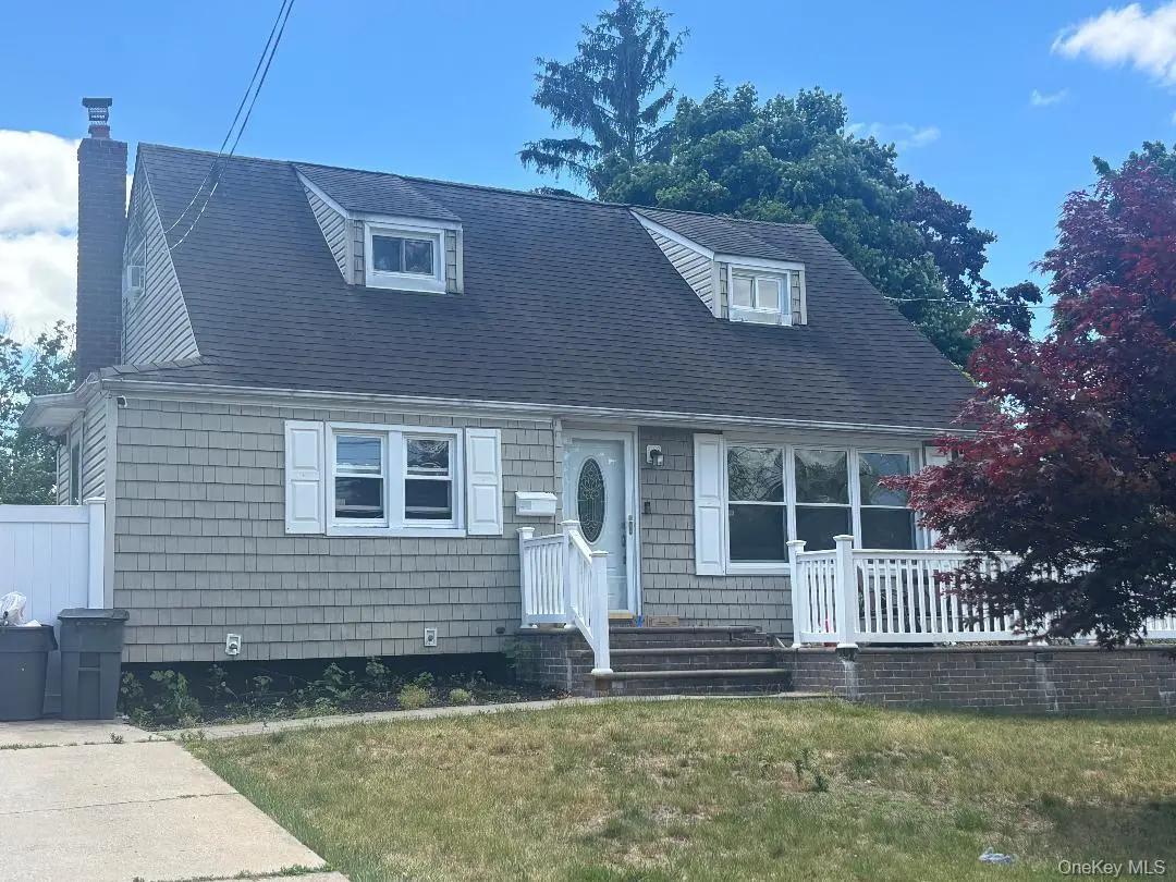 36 Hickory ST, Central Islip, NY 11722