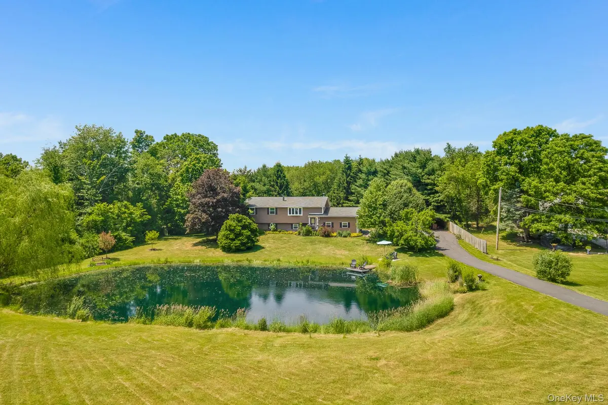 75 Creek RD, Staatsburg, NY 12580