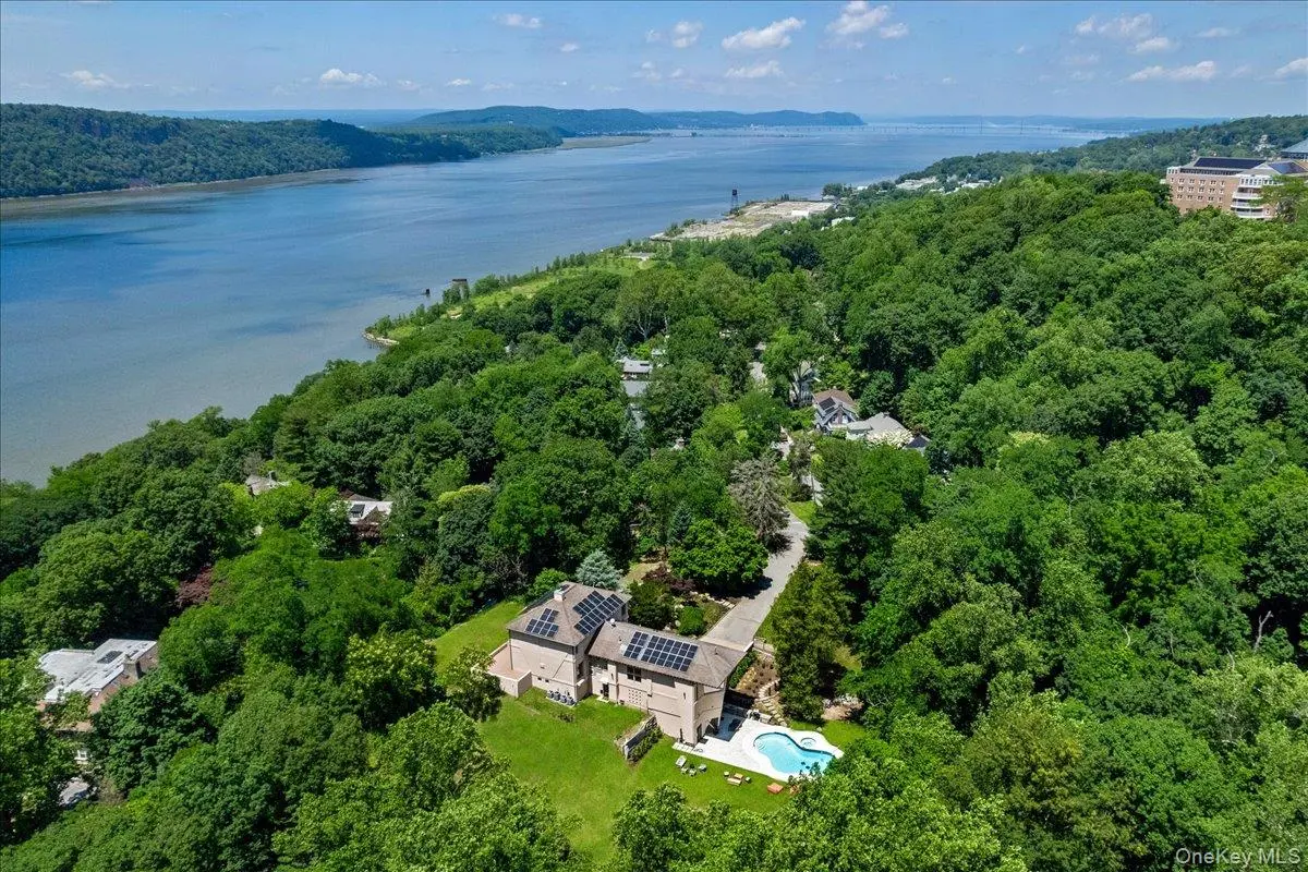 150 Pinecrest DR, Hastings-on-hudson, NY 10706