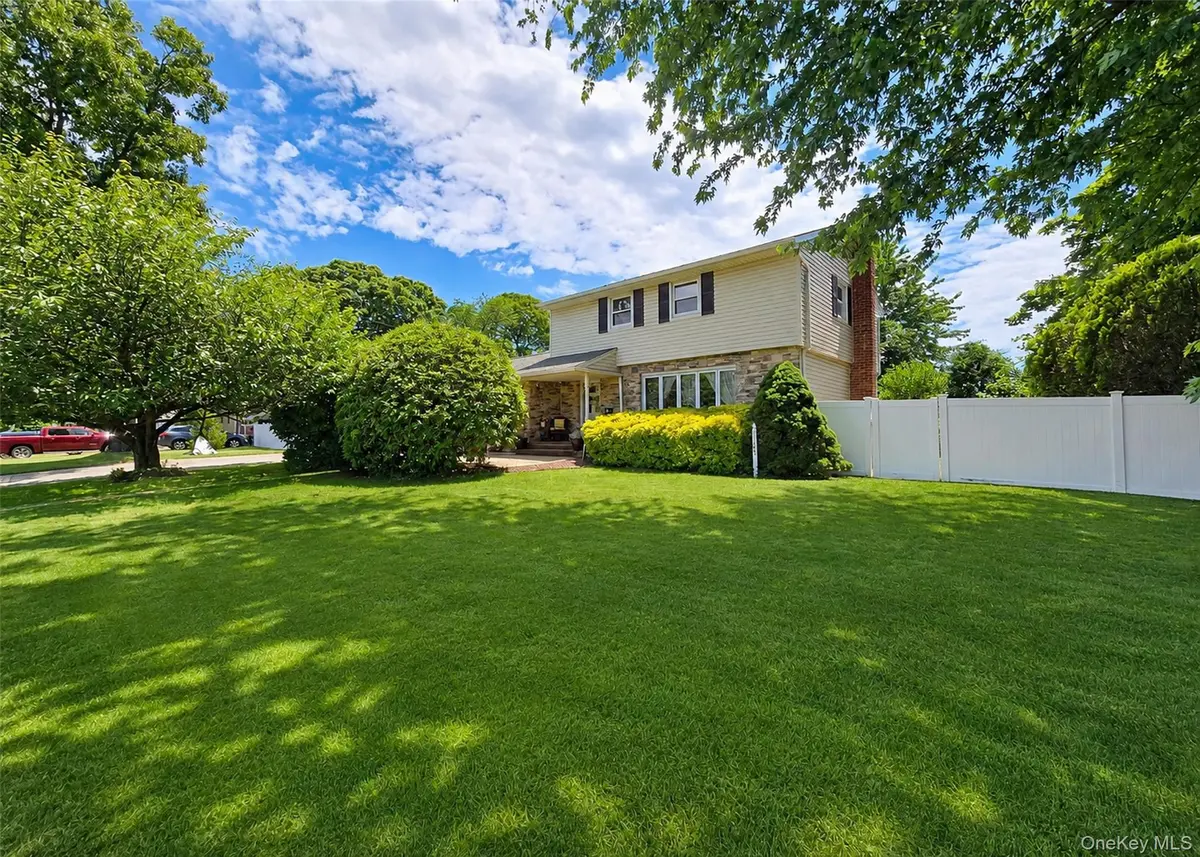 185 Tree RD, Centereach, NY 11720