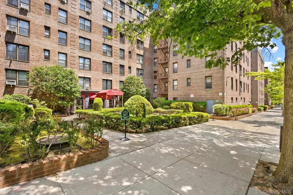 83-15 98th ST #5T, Woodhaven, NY 11421