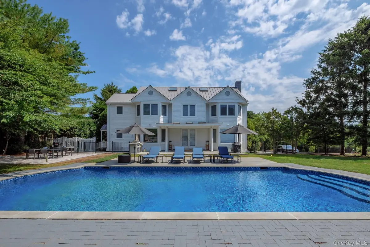 131 Flying Point RD, Southampton, NY 11968