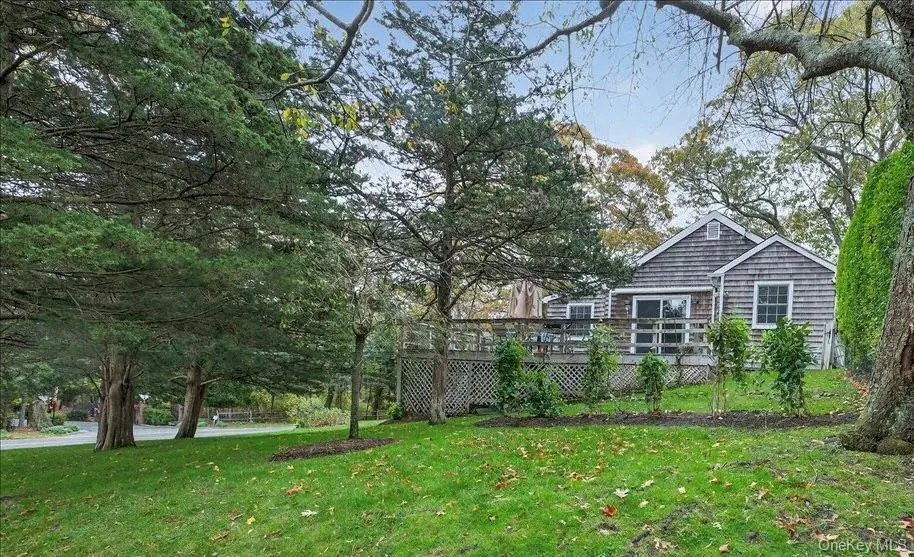 3748 Noyack RD, Sag Harbor, NY 11963