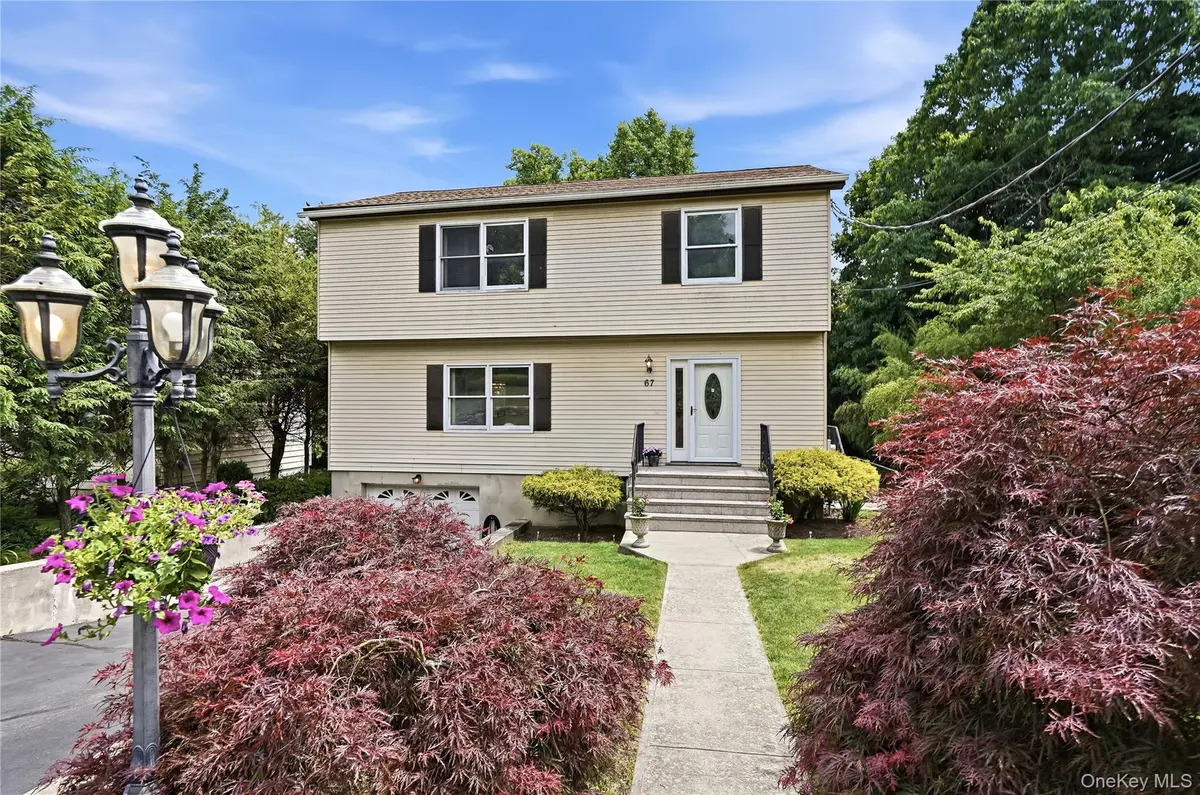 67 Sherwood DR, Larchmont, NY 10538